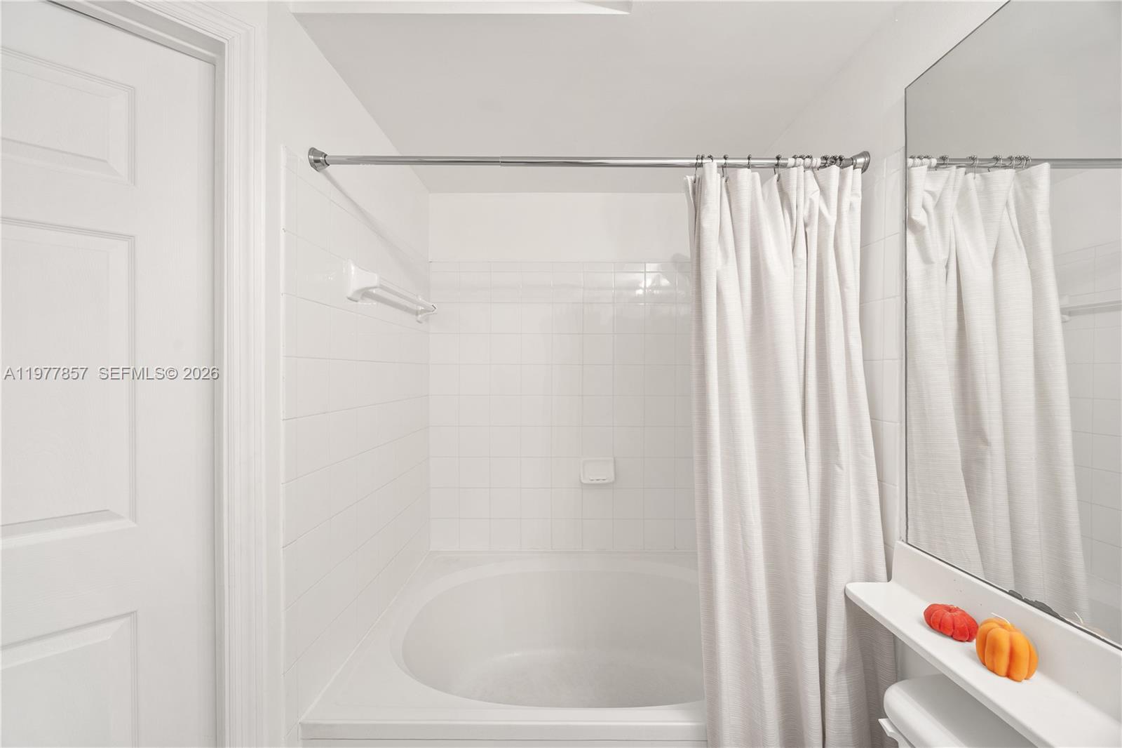 17100 N Bay Rd #1810 Sunny Isles Beach, FL 33160