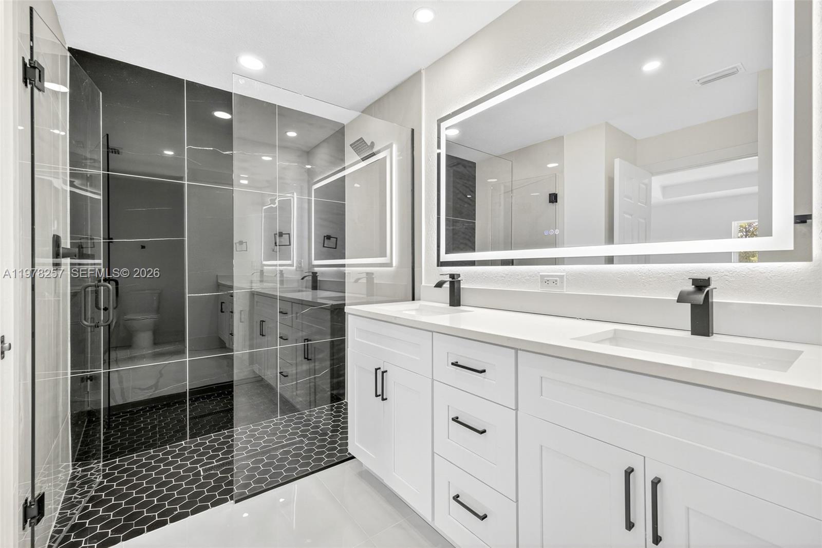 2916 Dora Lehigh Acres, FL 33974