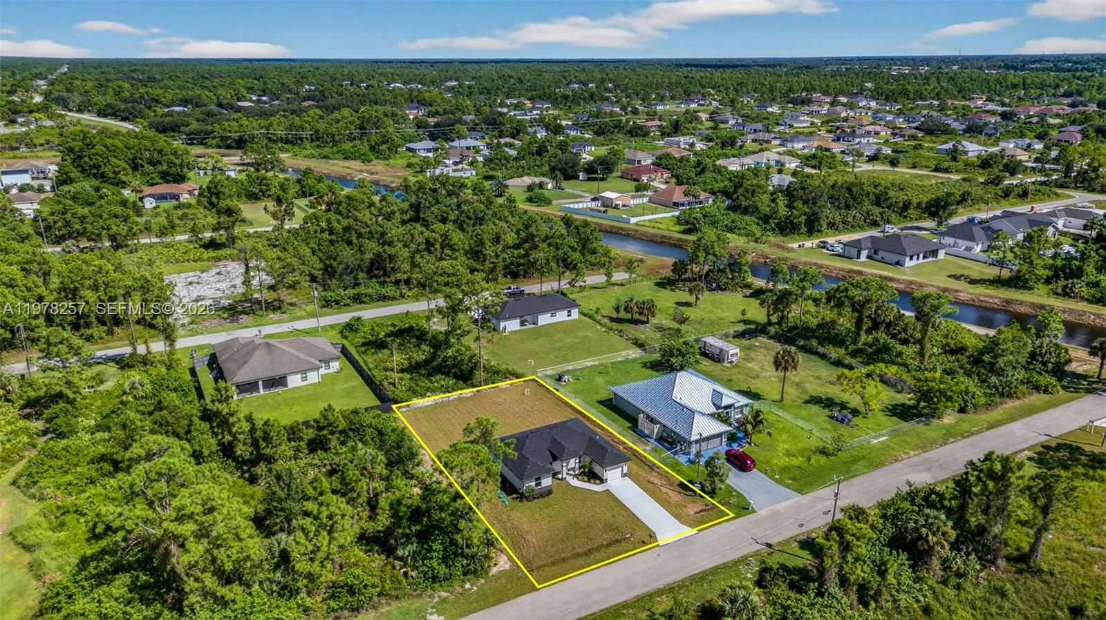 2916 Dora Lehigh Acres, FL 33974