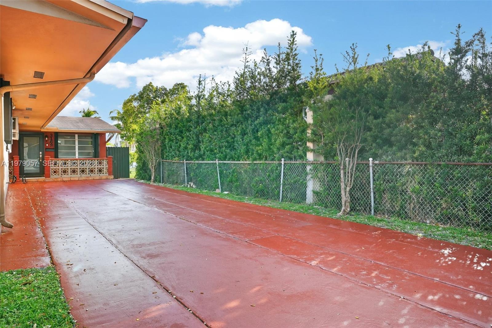 3166 SW 22nd Ter Miami, FL 33145