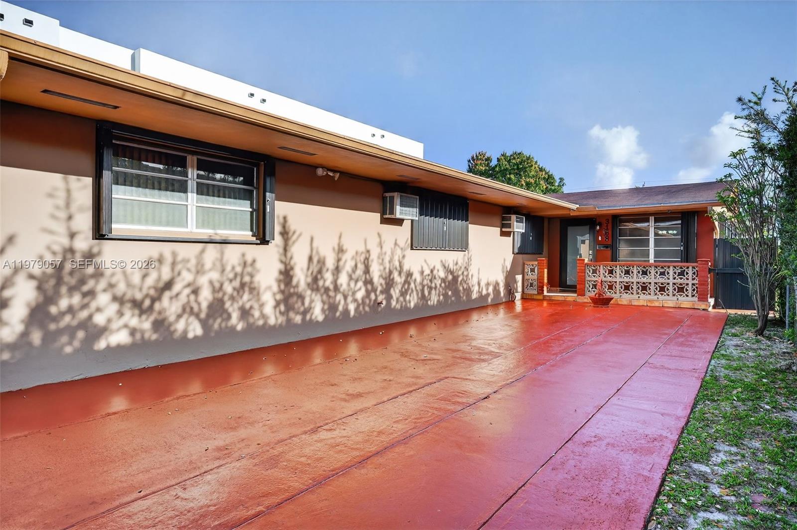 3166 SW 22nd Ter Miami, FL 33145