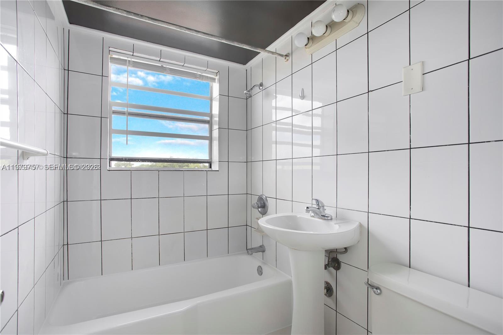 1020 SW 7th St #9 Miami, FL 33130