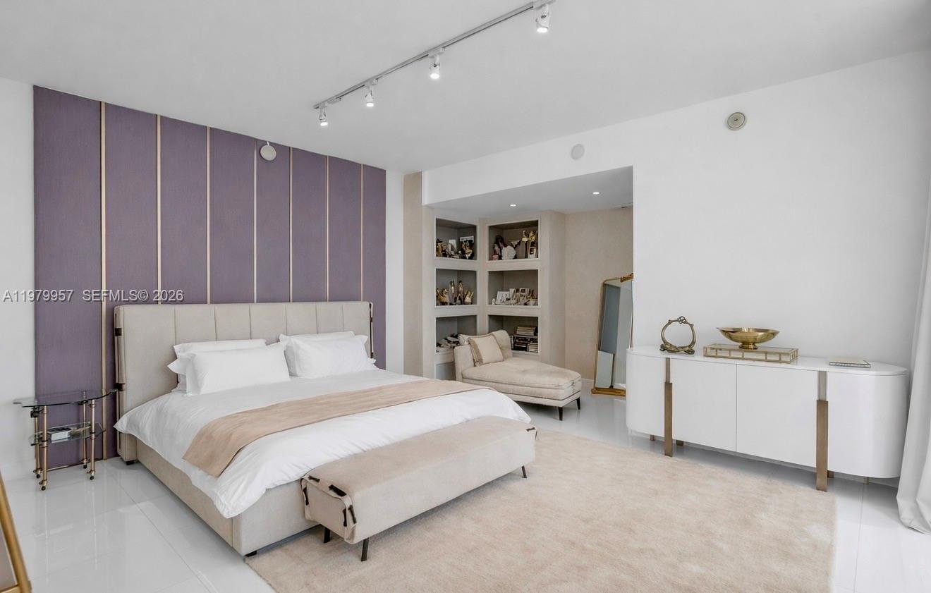 900 Biscayne Blvd #PH6109 Miami, FL 33132