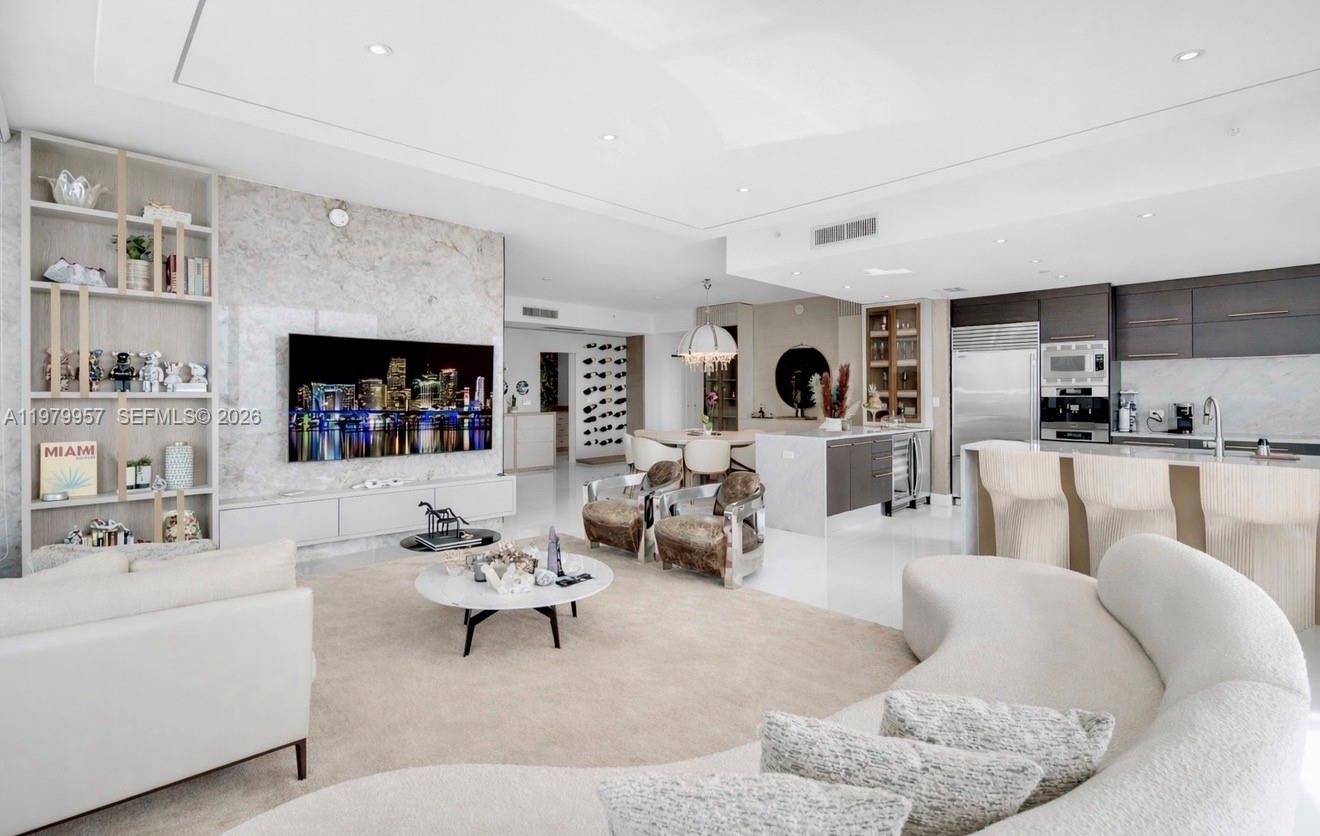 900 Biscayne Blvd #PH6109 Miami, FL 33132