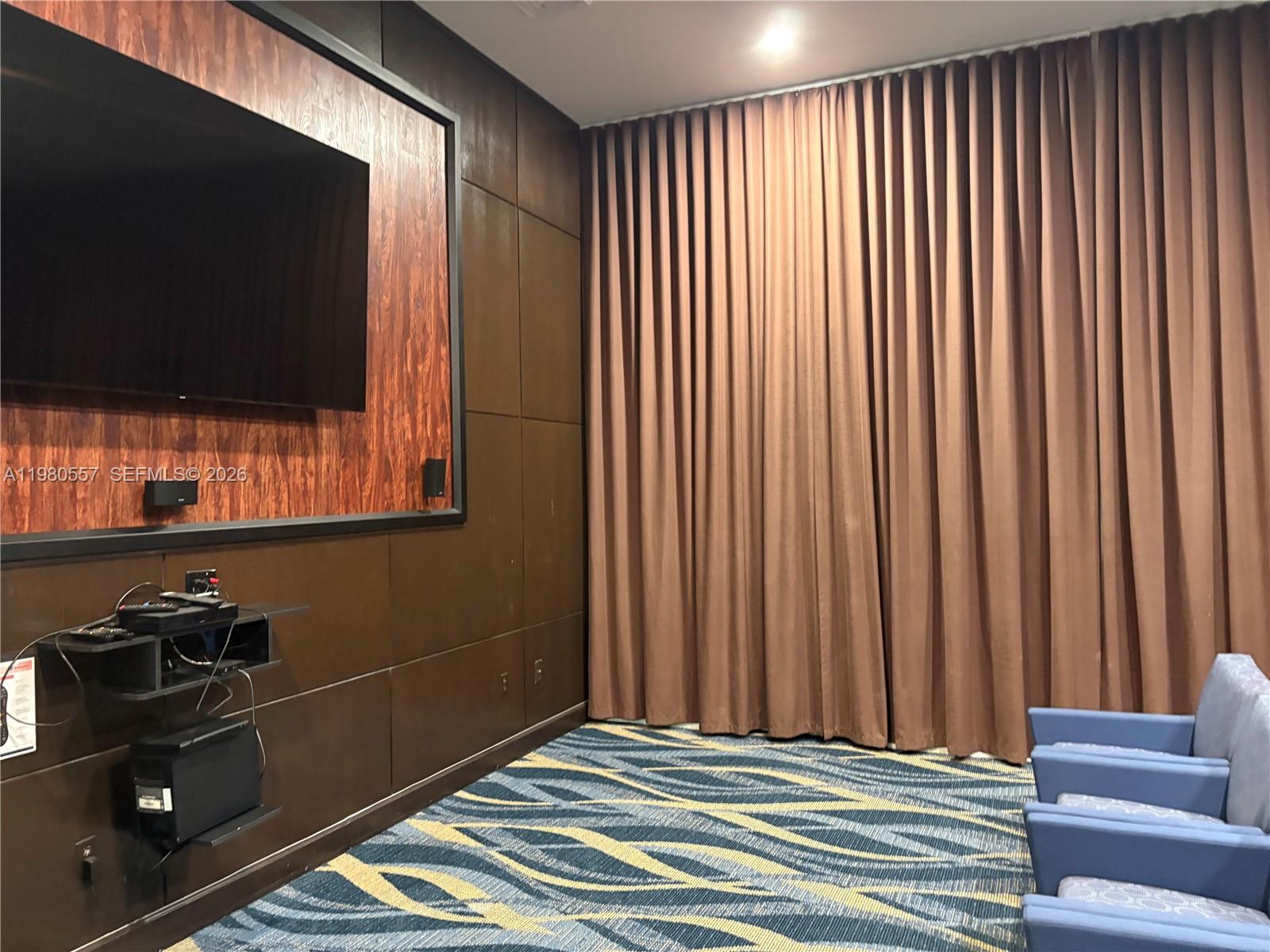 image The Venture at Aventura19