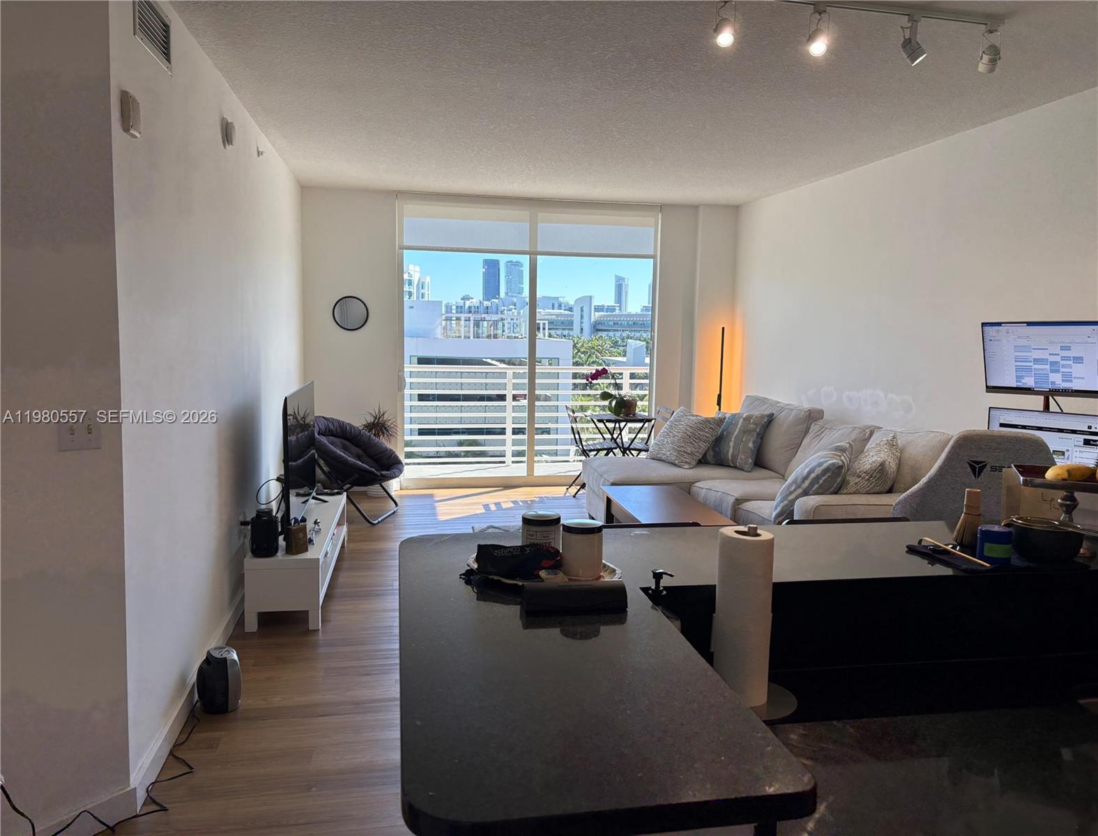 image The Venture at Aventura5