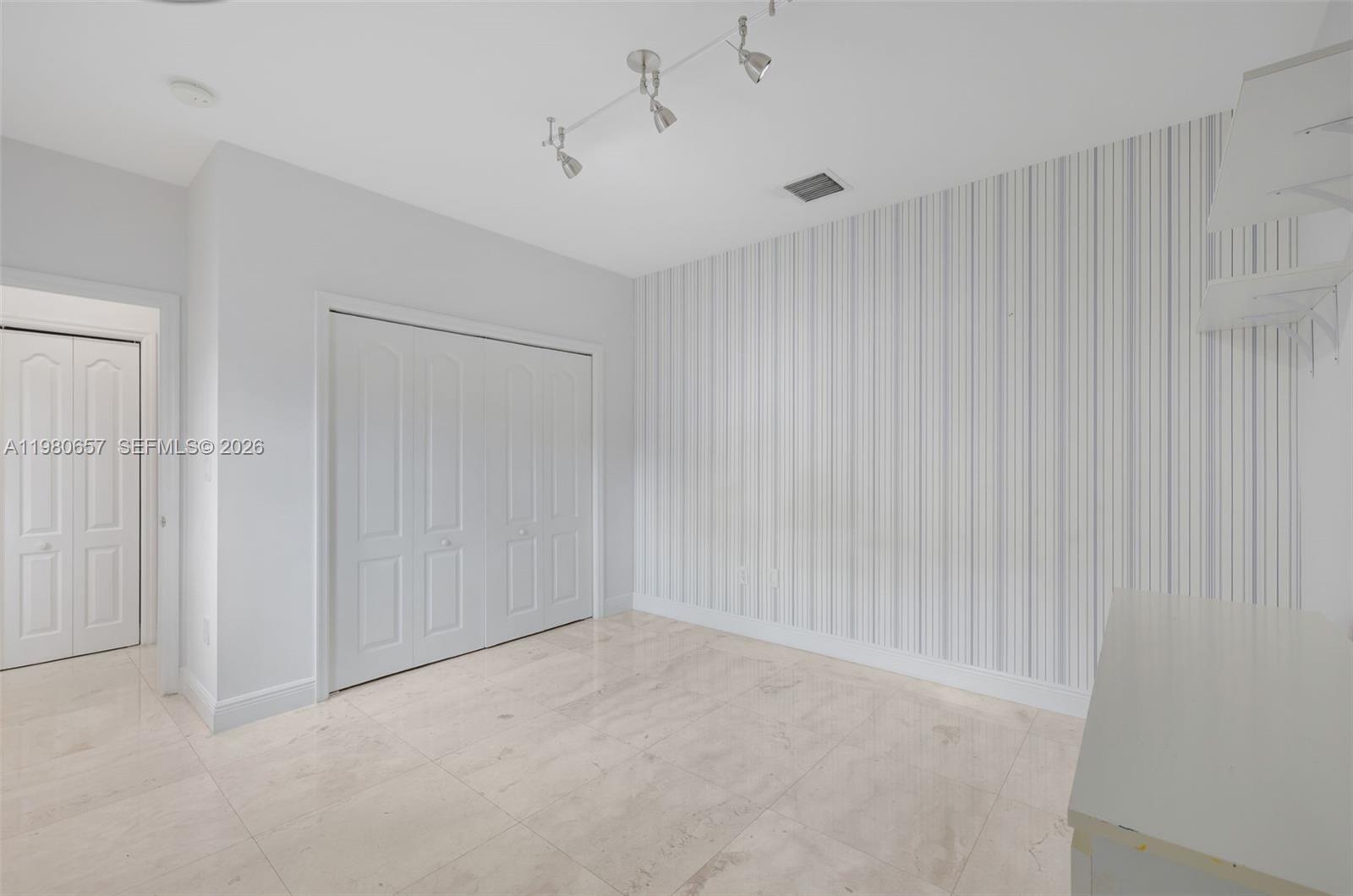 18450 NE 30th Pl #18450 Aventura, FL 33160