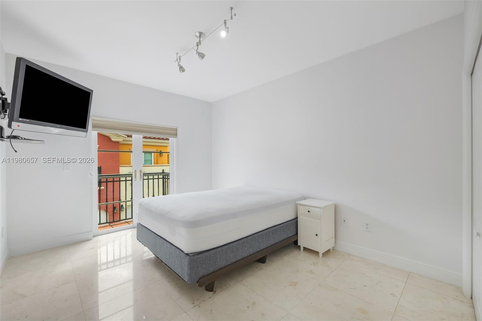 18450 NE 30th Pl #18450 Aventura, FL 33160