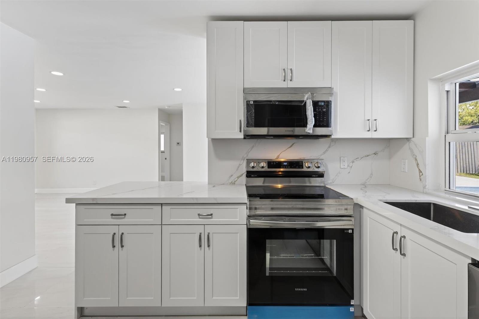 6740 Arthur St Hollywood, FL 33024