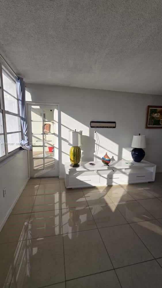 1301 NE Miami Gdns Dr #824W Miami, FL 33179