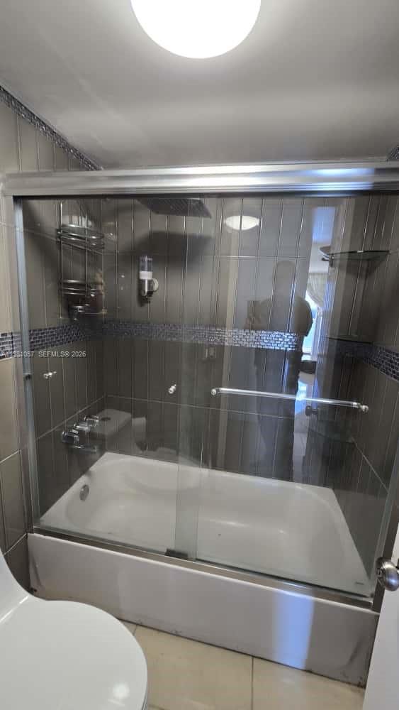 1301 NE Miami Gdns Dr #824W Miami, FL 33179