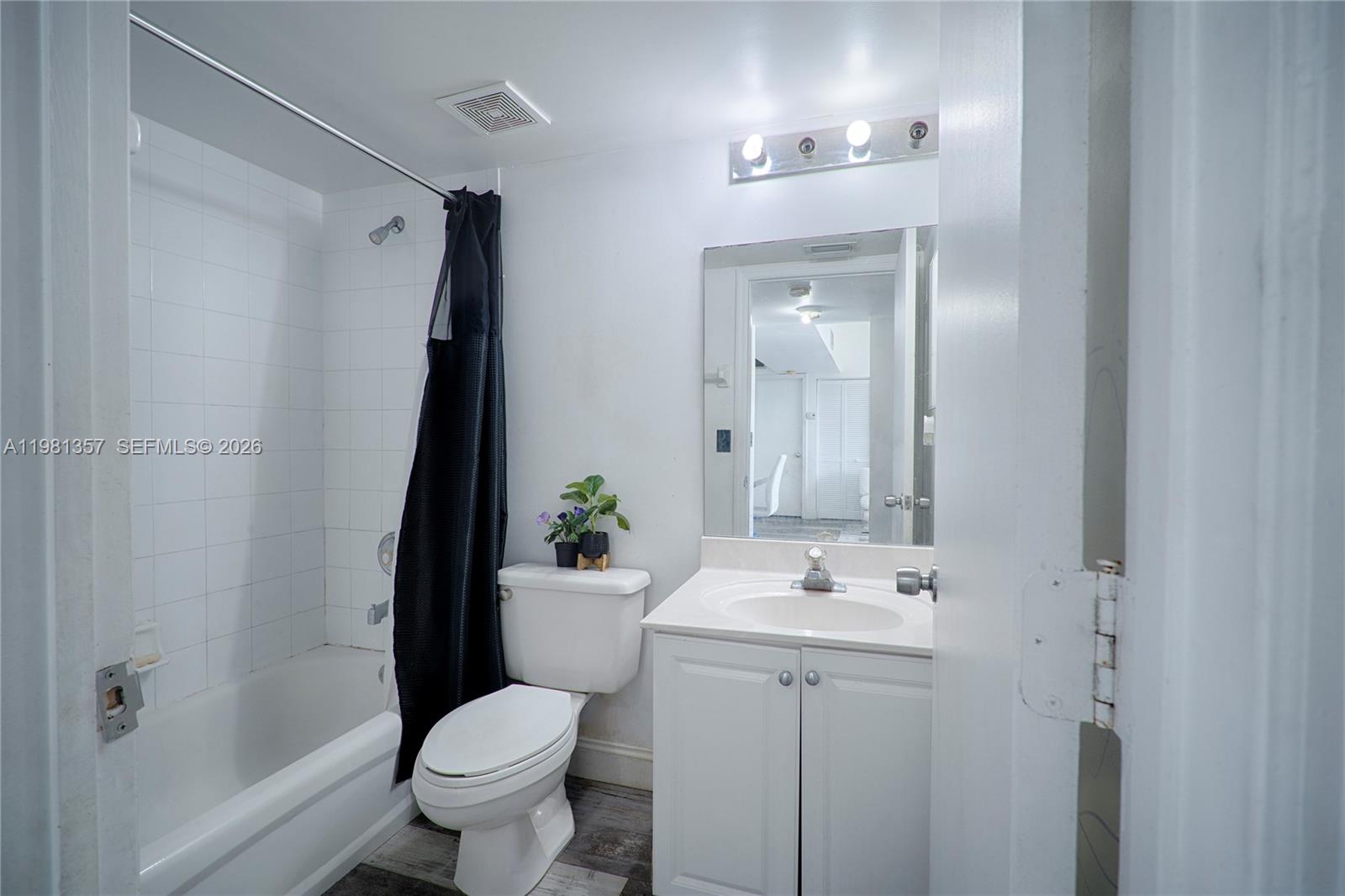 2721 Ocean Clb Blvd #303 Hollywood, FL 33019