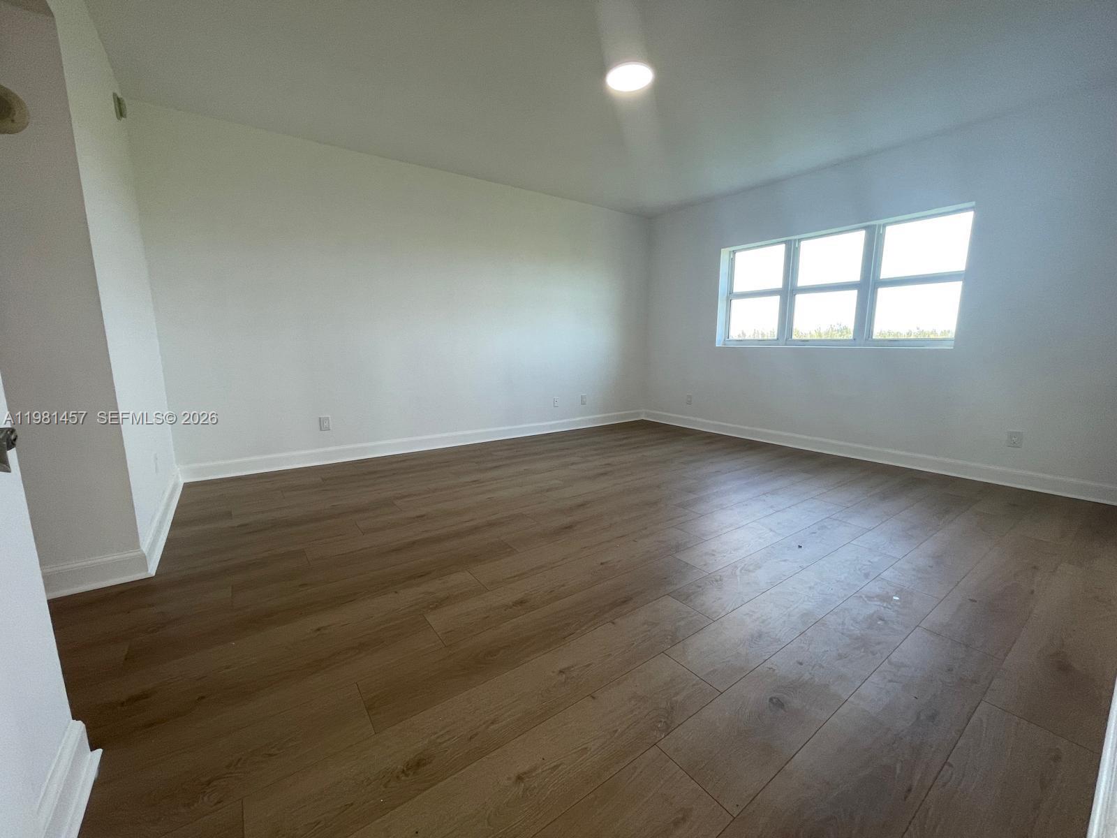 14951 Royal Oaks Ln #709 North Miami, FL 33181