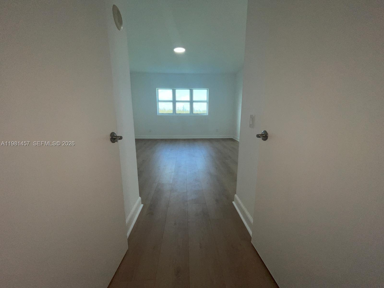 14951 Royal Oaks Ln #709 North Miami, FL 33181