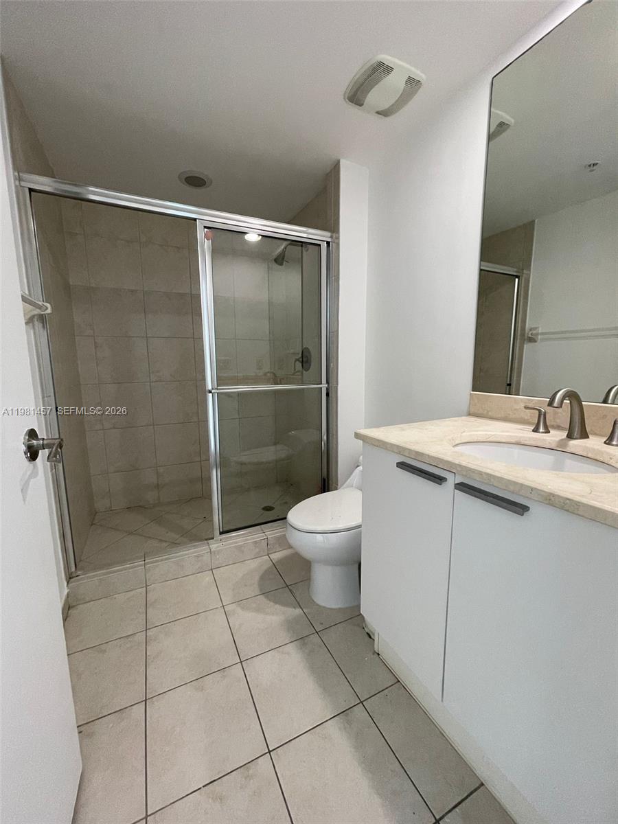 14951 Royal Oaks Ln #709 North Miami, FL 33181