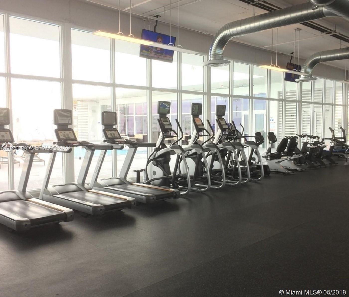 14951 Royal Oaks Ln #709 North Miami, FL 33181