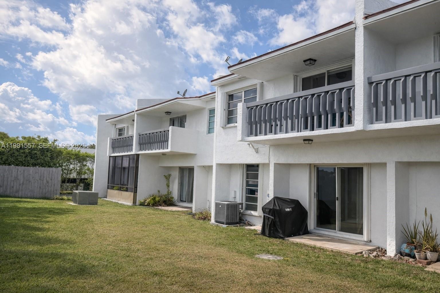 9430 SW 170th St #303 Palmetto Bay, FL 33157