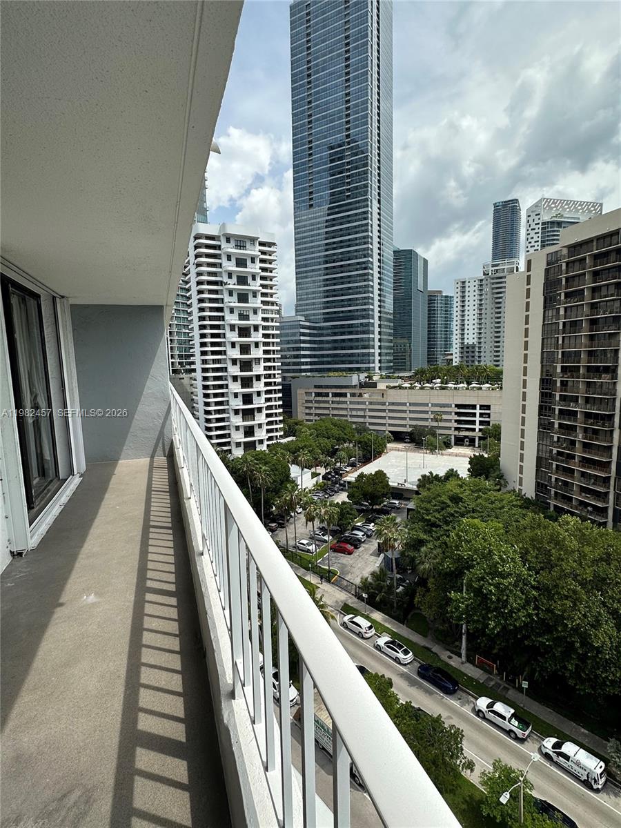 200 SE 15th Rd #15H Miami, FL 33129