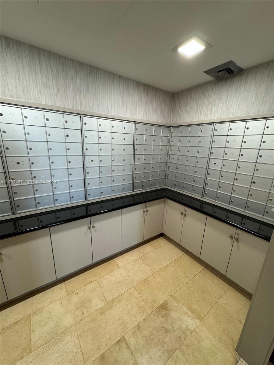 200 SE 15th Rd #15H Miami, FL 33129