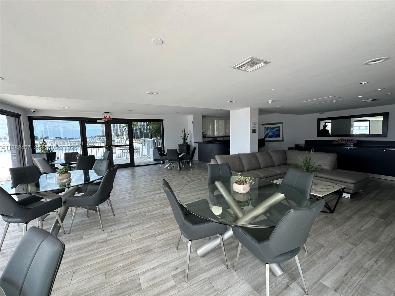 200 SE 15th Rd #15H Miami, FL 33129