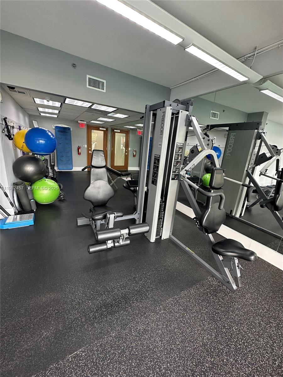 200 SE 15th Rd #15H Miami, FL 33129