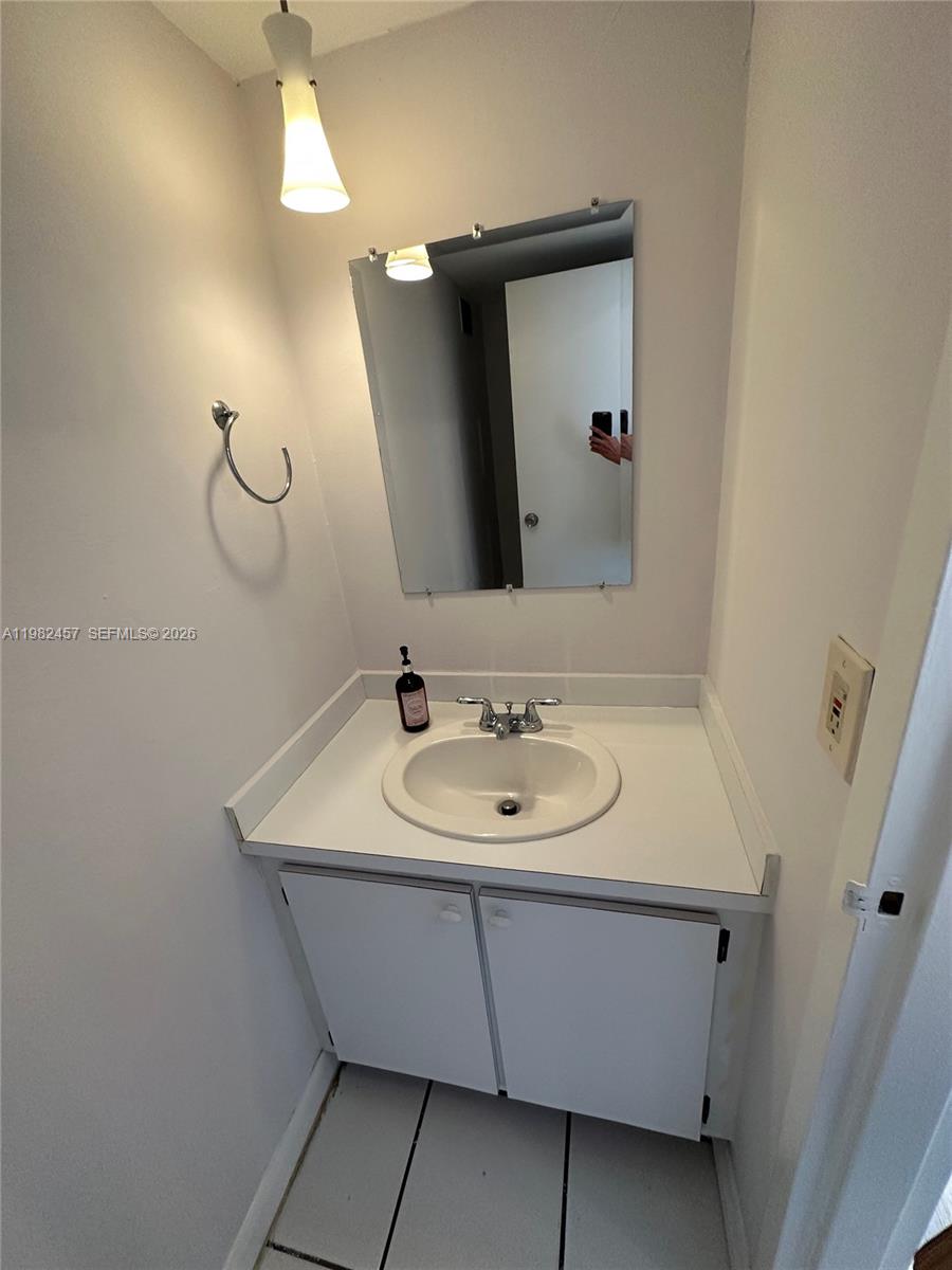 200 SE 15th Rd #15H Miami, FL 33129