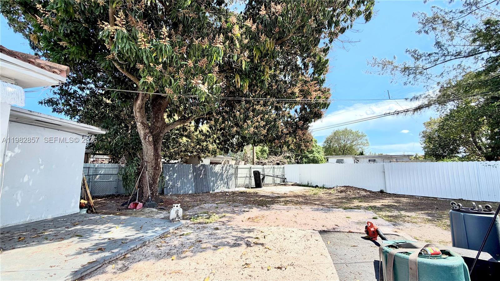 250 E 60th St Hialeah, FL 33013