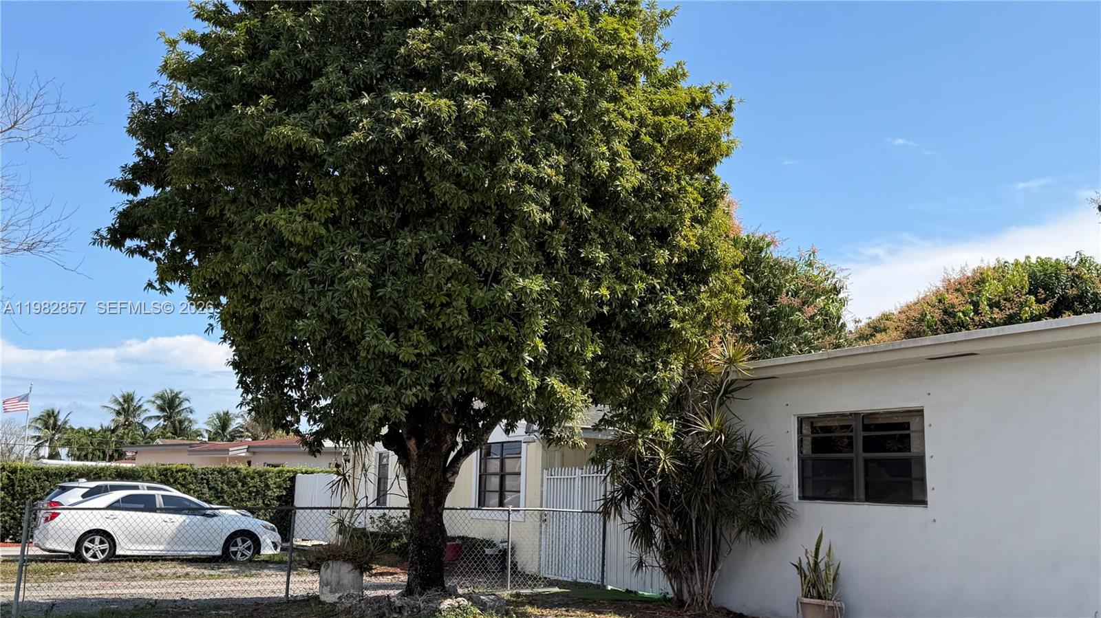 250 E 60th St Hialeah, FL 33013