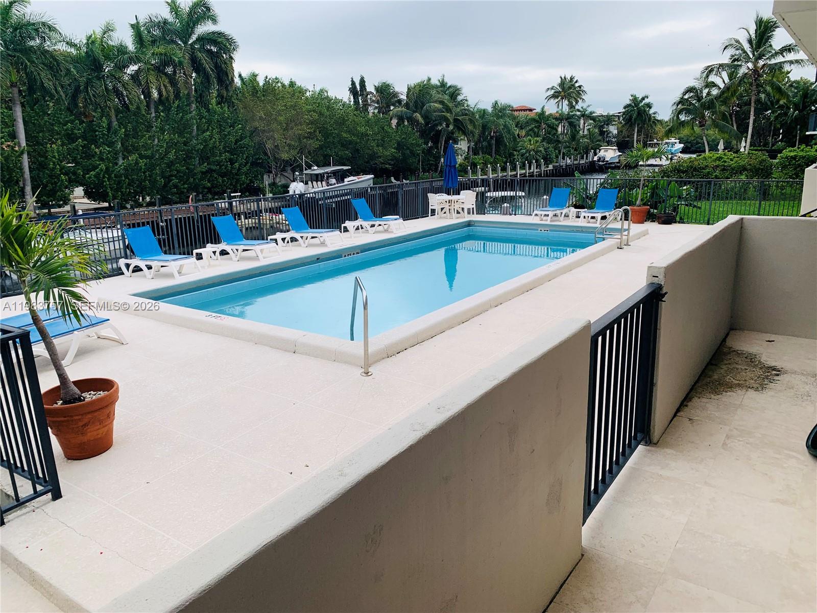 6815 Edgewater Dr #105 Coral Gables, FL 33133