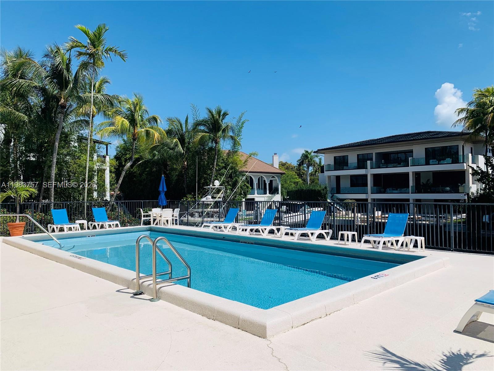 6815 Edgewater Dr #105 Coral Gables, FL 33133