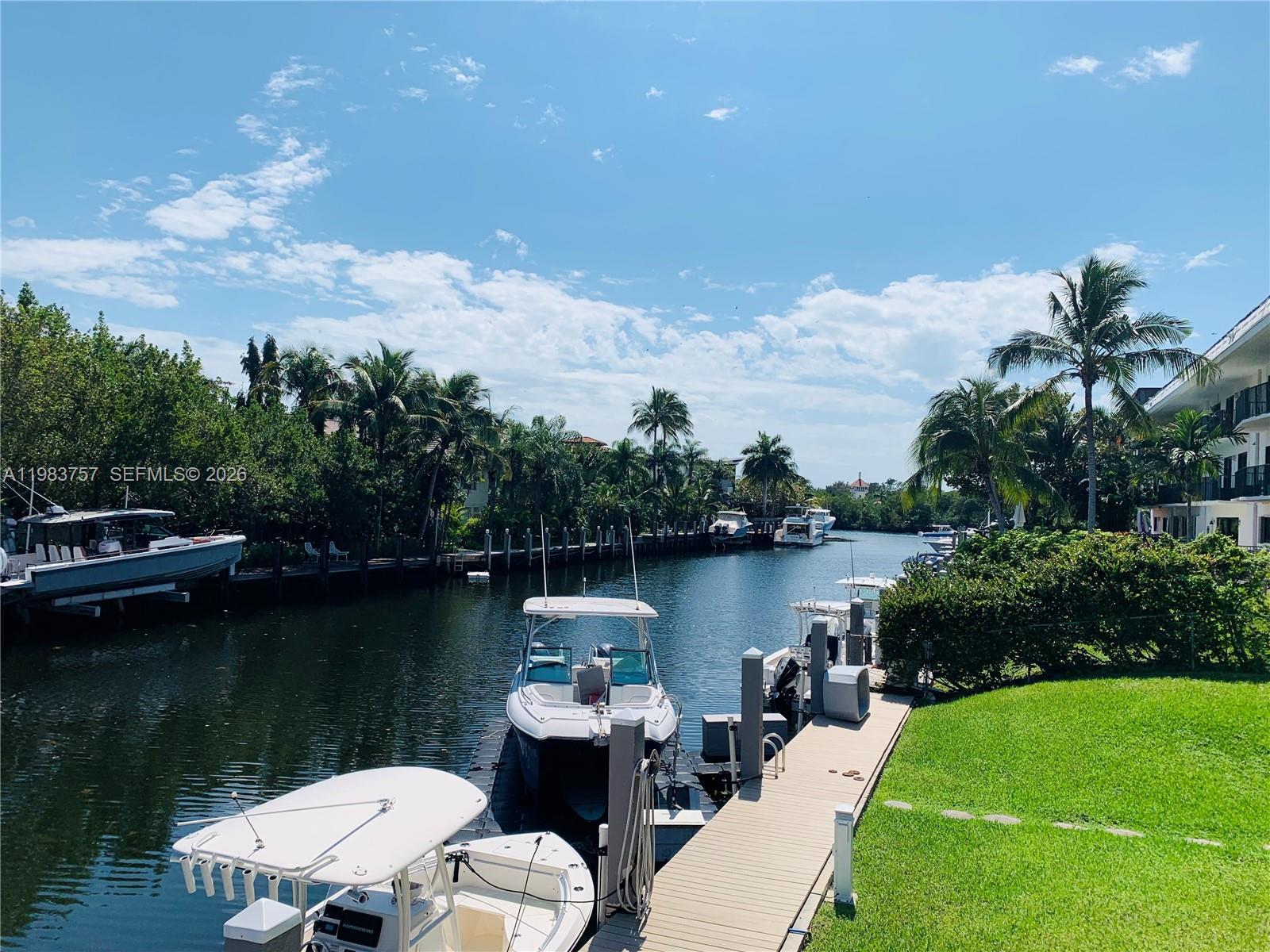 6815 Edgewater Dr #105 Coral Gables, FL 33133