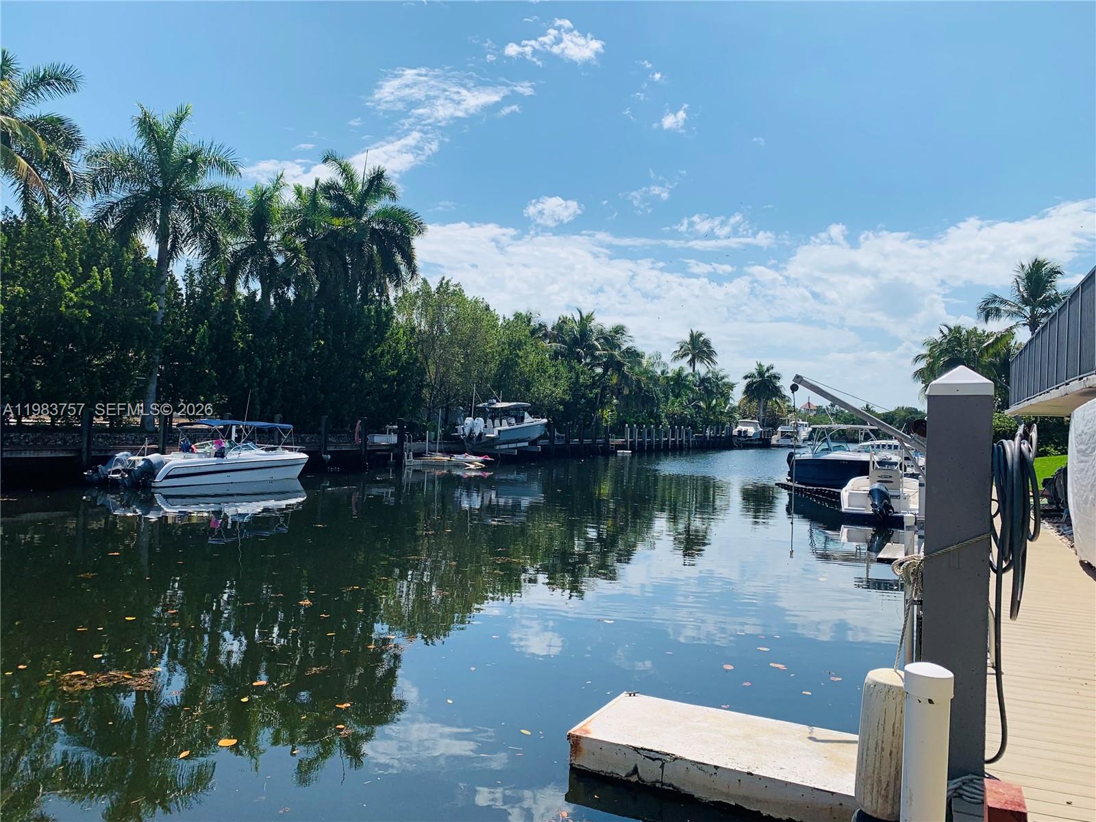 6815 Edgewater Dr #105 Coral Gables, FL 33133