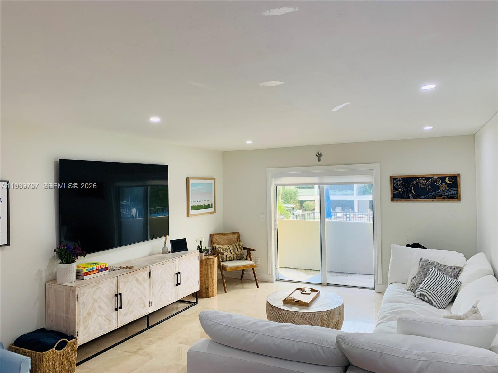 6815 Edgewater Dr #105 Coral Gables, FL 33133