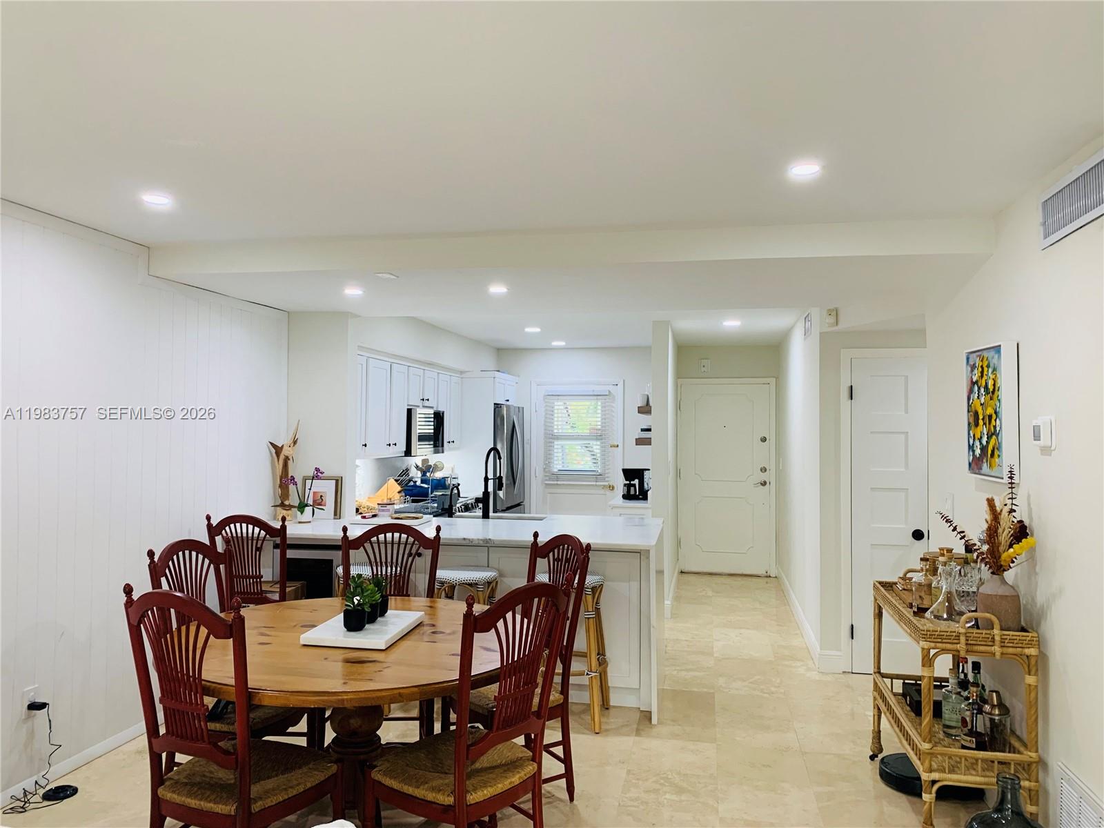 6815 Edgewater Dr #105 Coral Gables, FL 33133