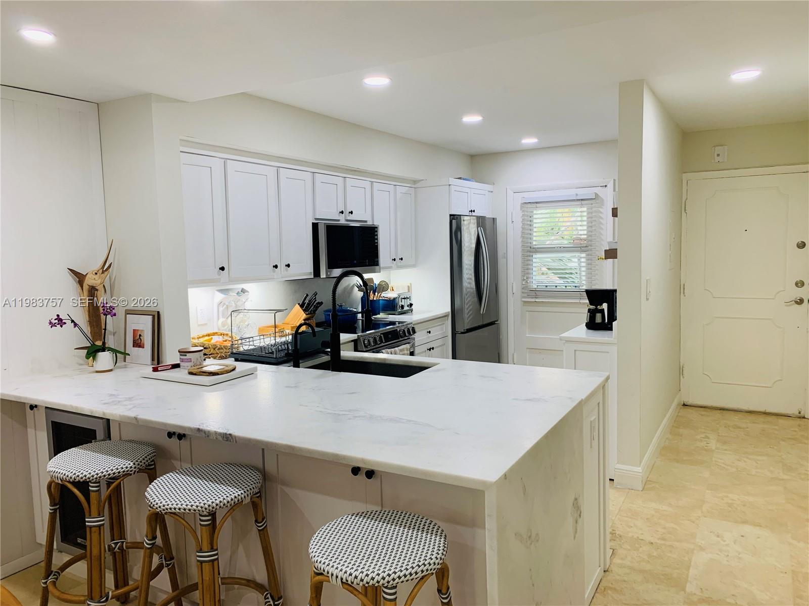 6815 Edgewater Dr #105 Coral Gables, FL 33133