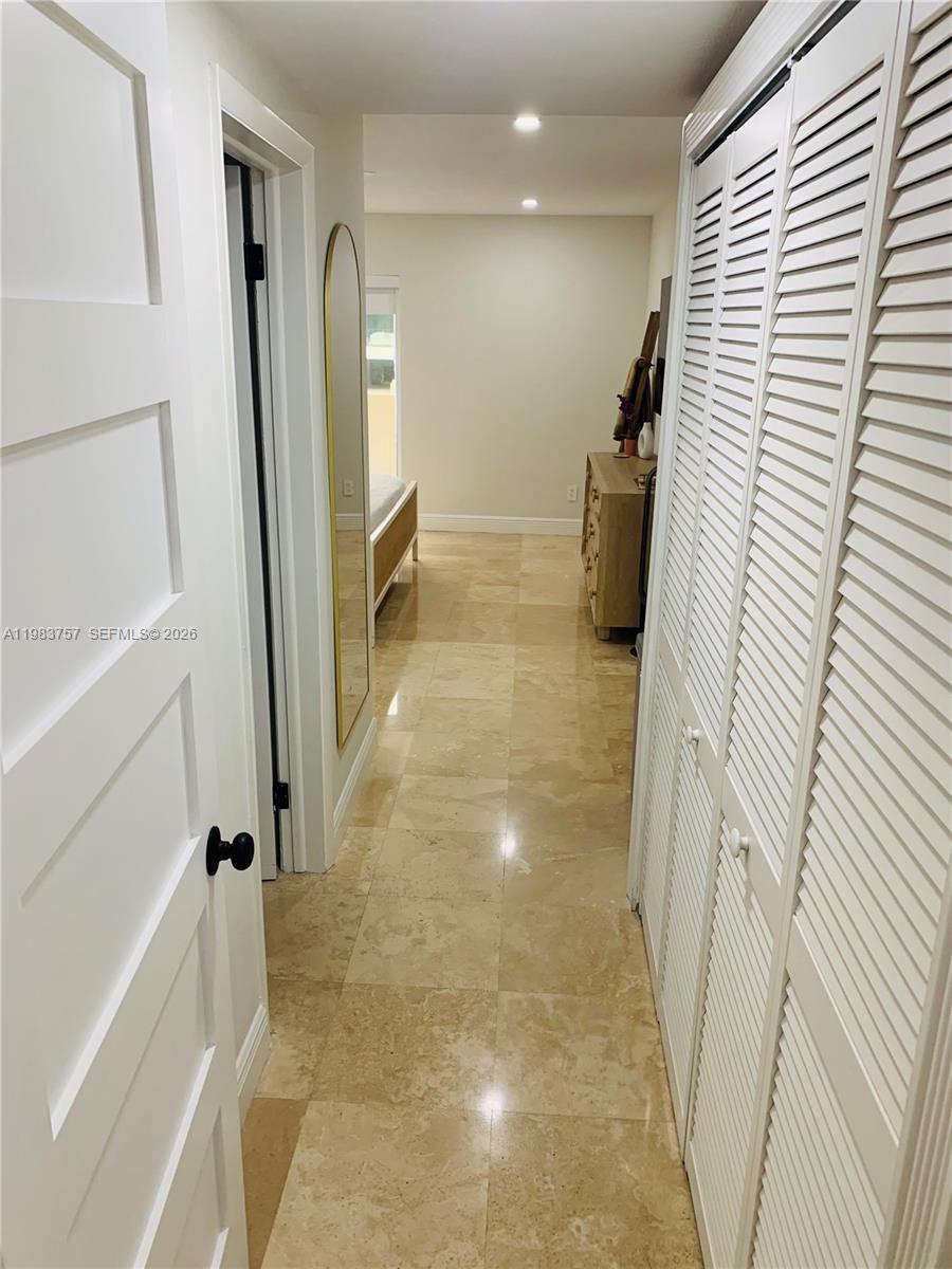 6815 Edgewater Dr #105 Coral Gables, FL 33133