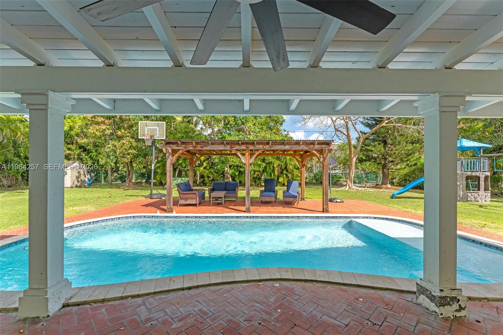 12945 SW 82nd Ave Pinecrest, FL 33156