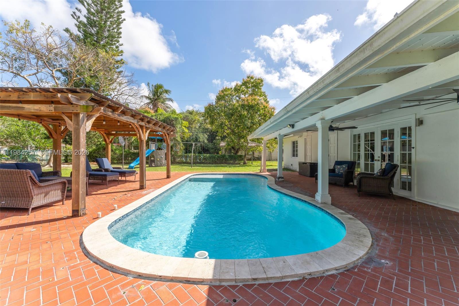 12945 SW 82nd Ave Pinecrest, FL 33156