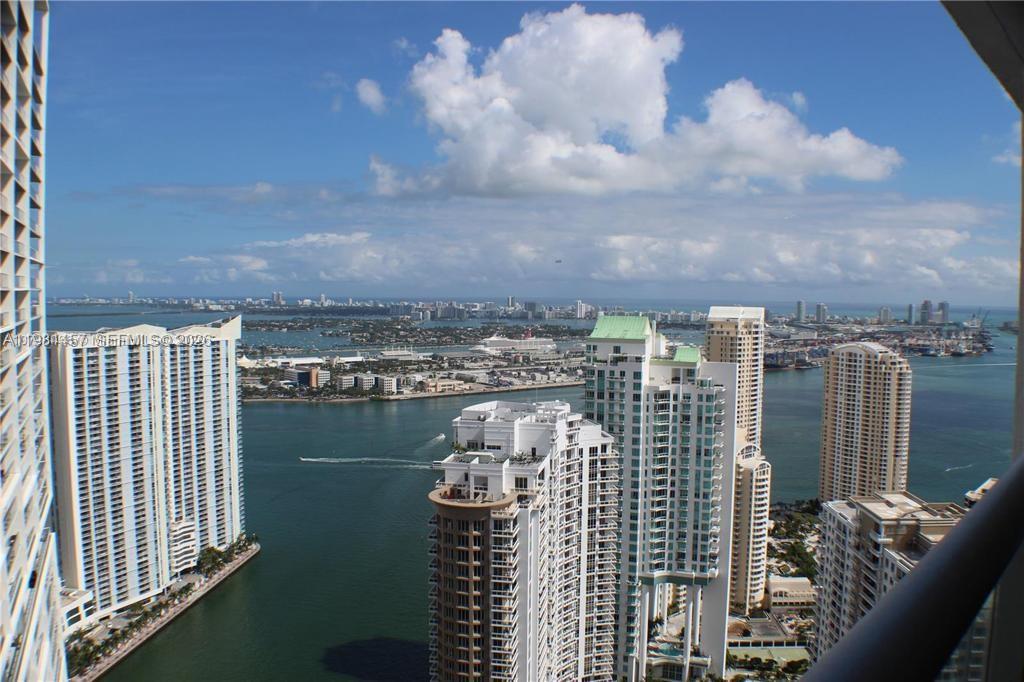 495 Brickell Ave #5006