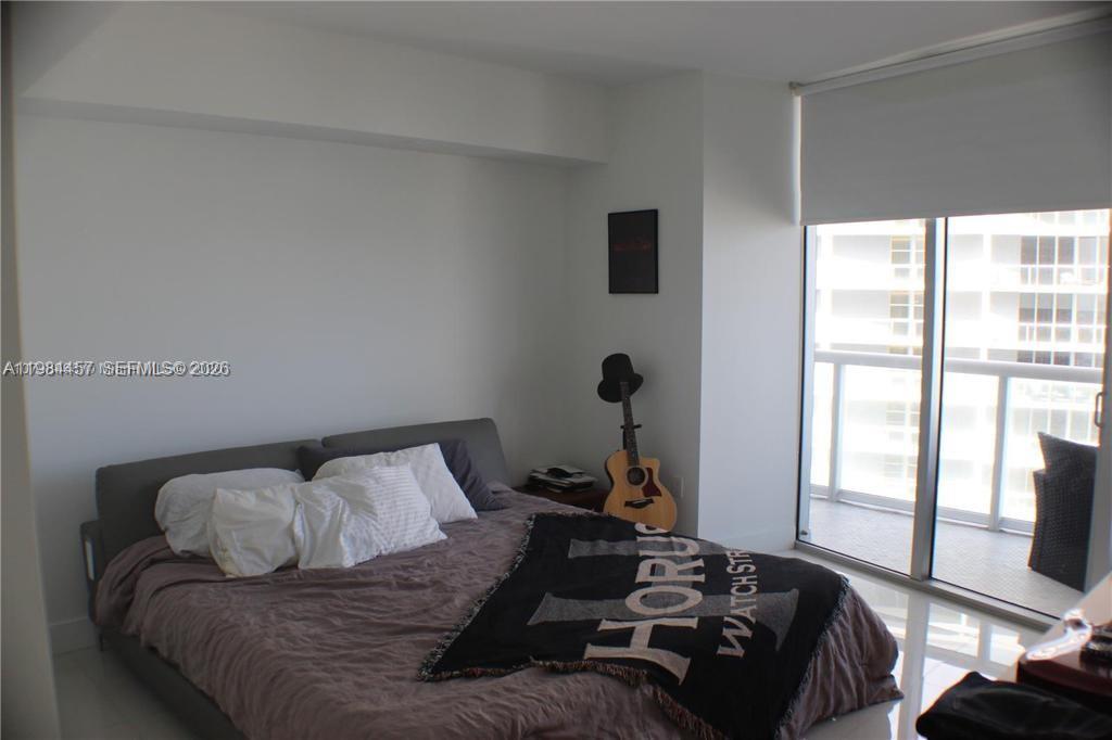 image Icon Brickell II6