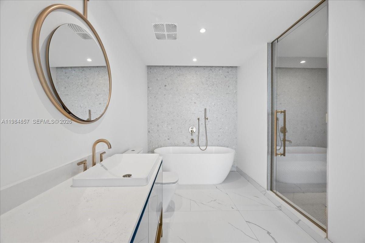 2678 Tigertail Ave #501 Miami, FL 33133