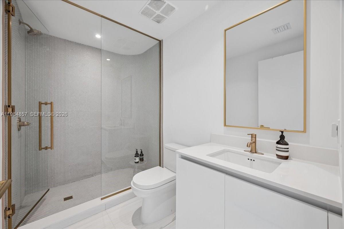 2678 Tigertail Ave #501 Miami, FL 33133