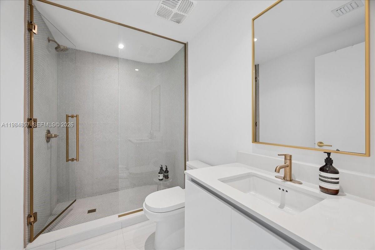 2678 Tigertail Ave #501 Miami, FL 33133