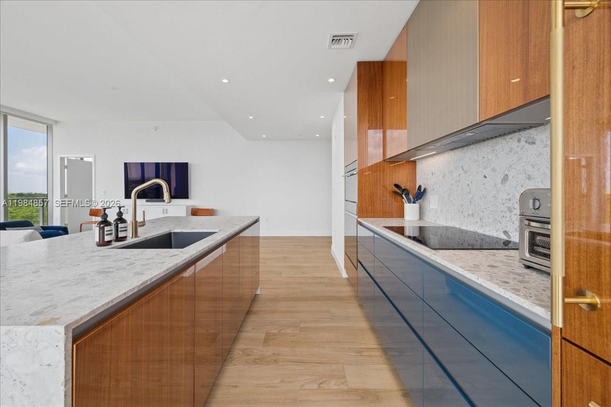 2678 Tigertail Ave #501 Miami, FL 33133