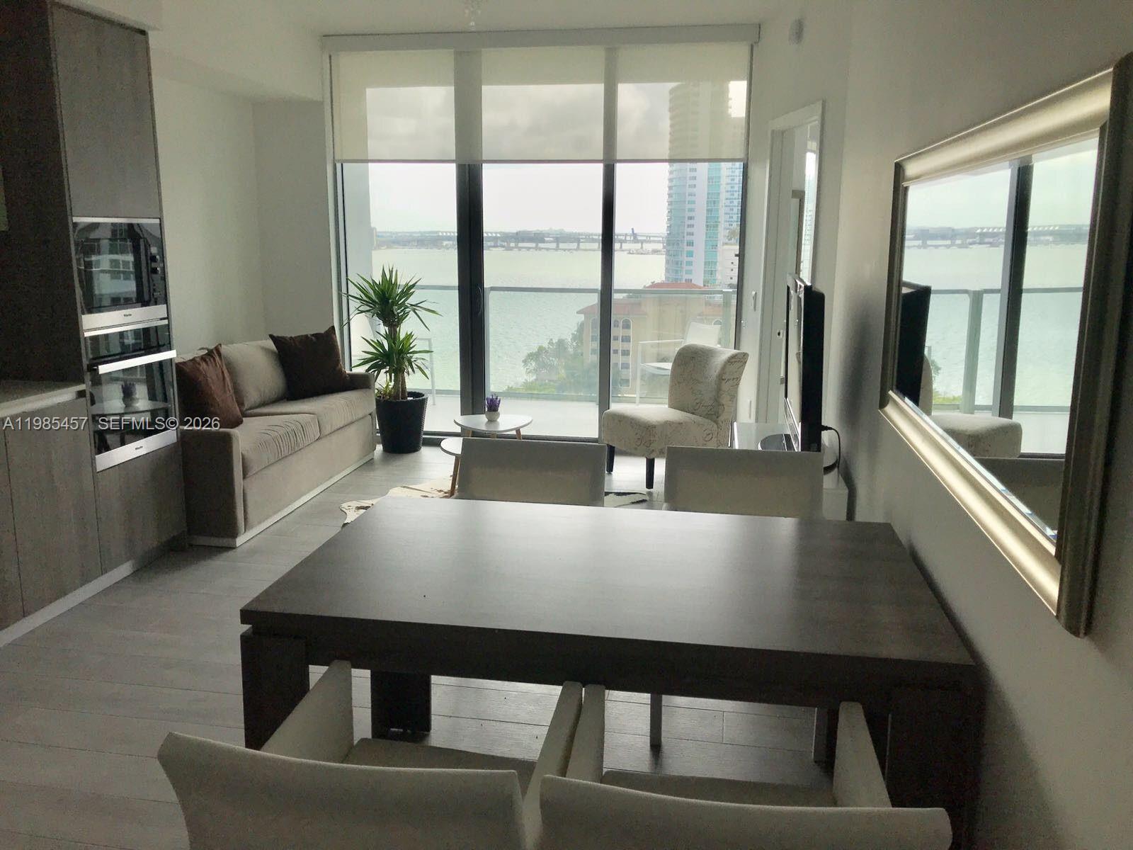 image Biscayne Beach3