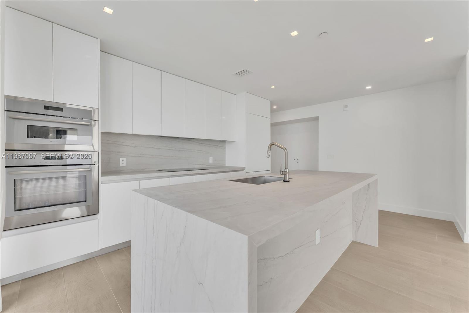 700 NE 24th St #1207 Miami, FL 33137