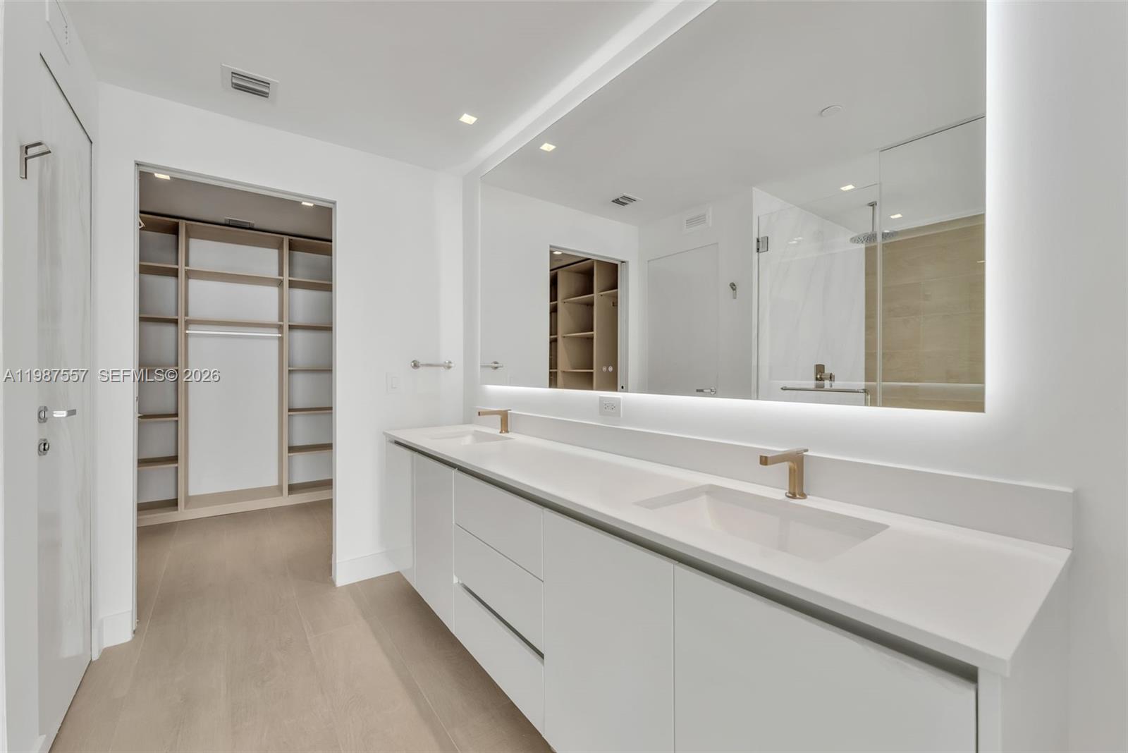 700 NE 24th St #1207 Miami, FL 33137