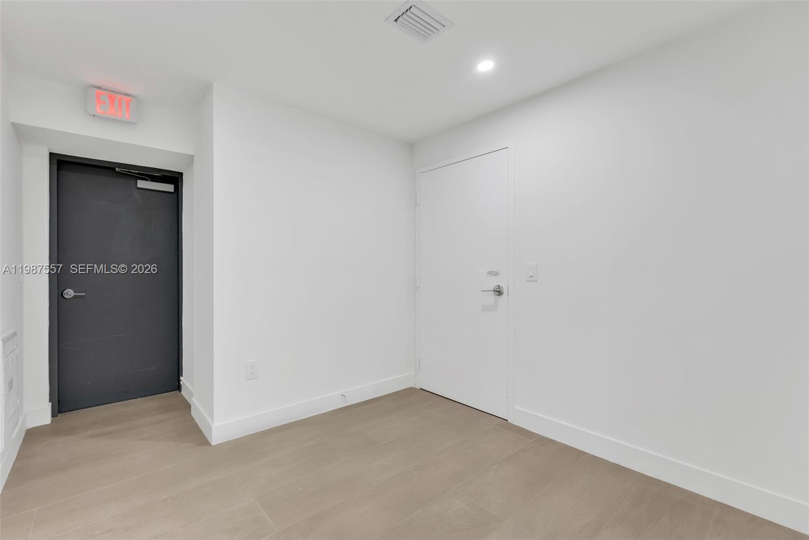 700 NE 24th St #1207 Miami, FL 33137