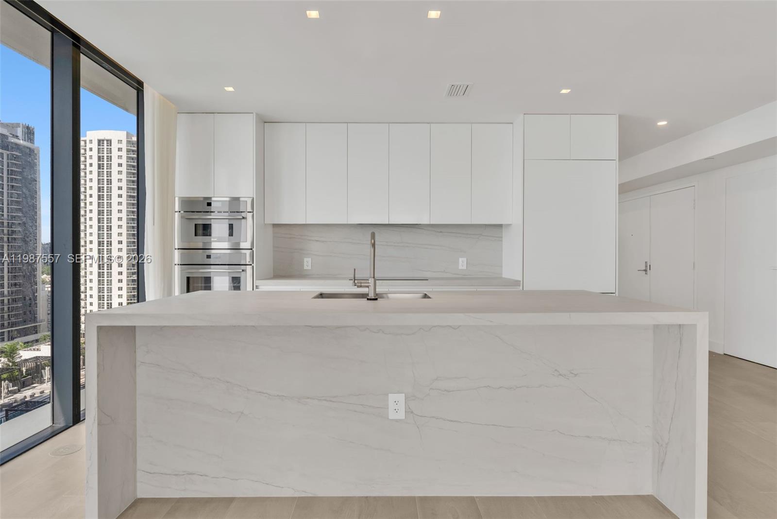 700 NE 24th St #1207 Miami, FL 33137