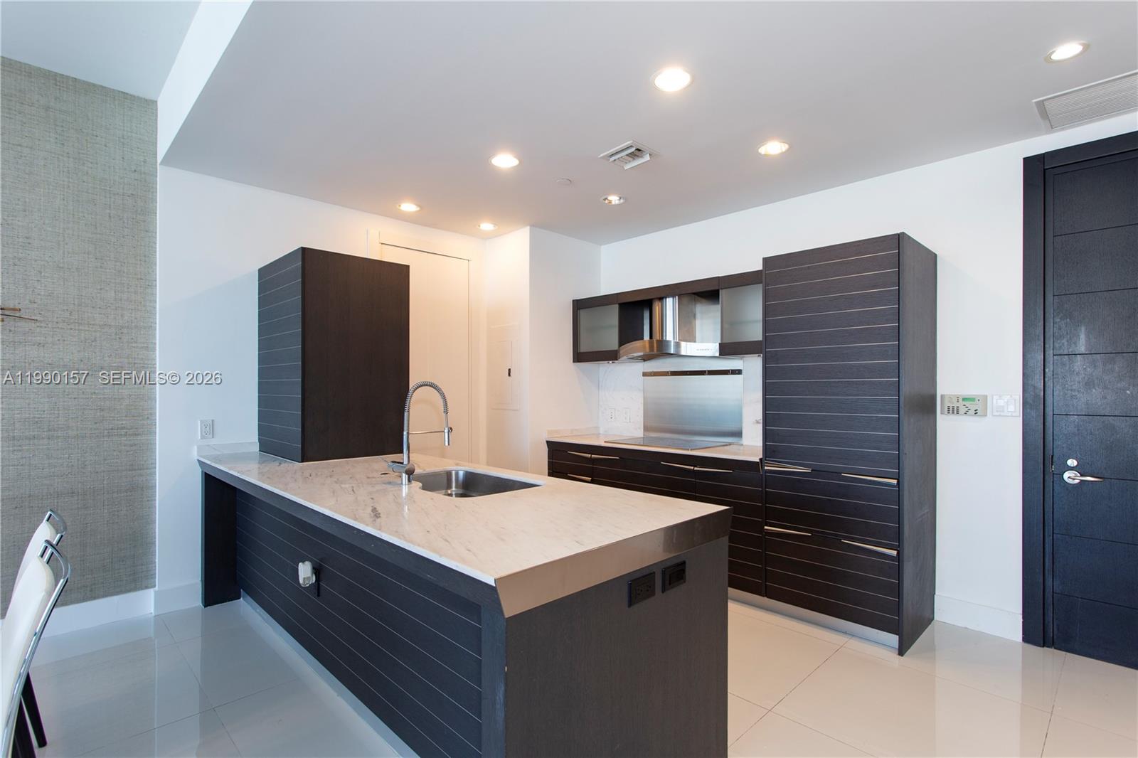 200 Biscayne Blvd Way #4512 Miami, FL 33131